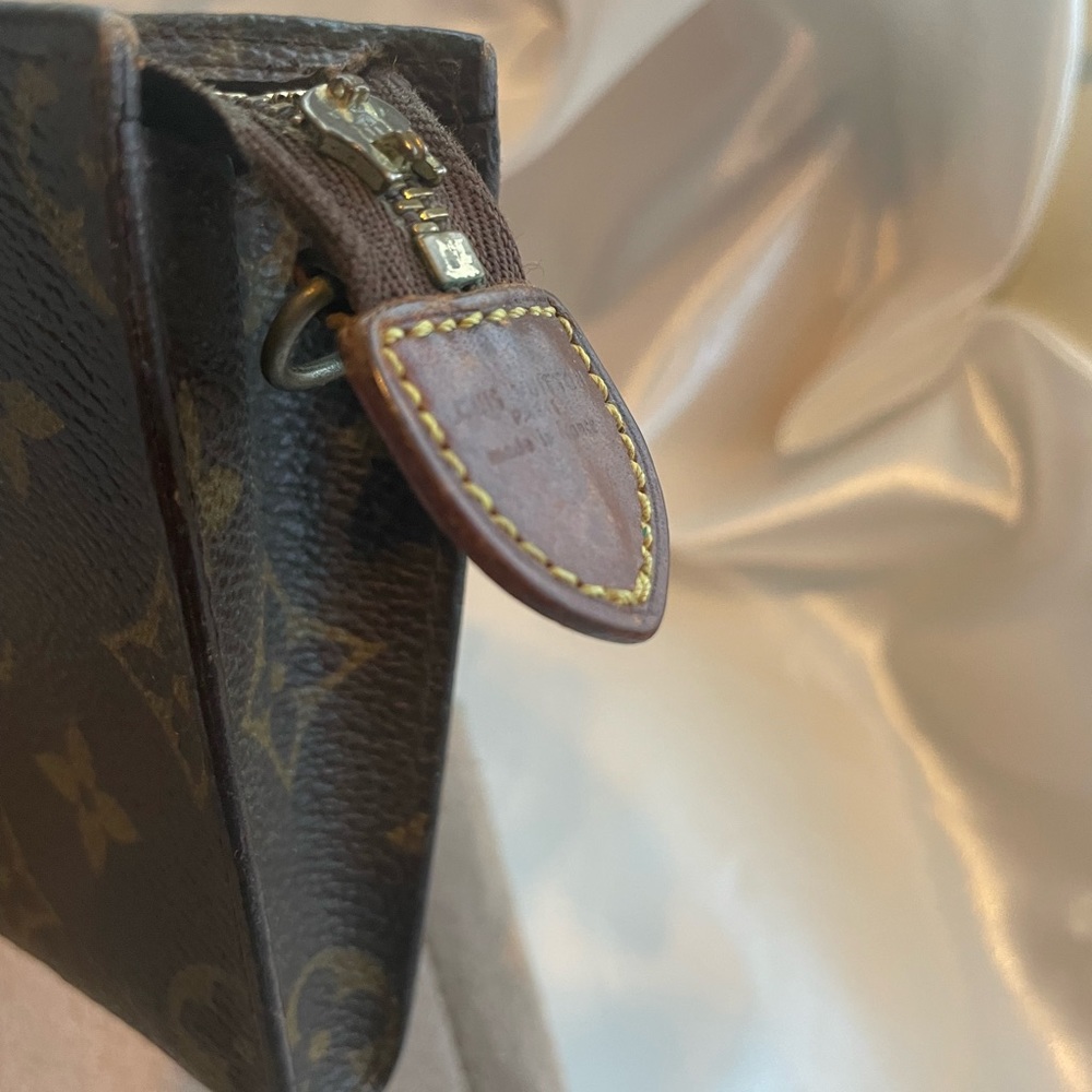 Louis Vuitton Toiletry Makeup Pouch - Picture 4 of 4